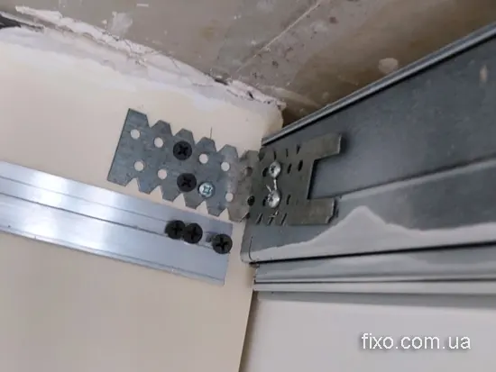 поєднання дворівневого профіля зі стіновим