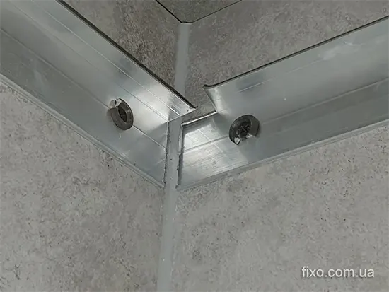 стельовий профіль та стельовий стик