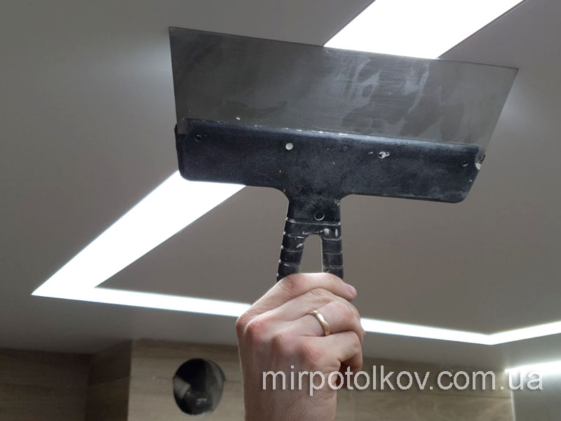 світлові лінії з прихованим підсвічуванням