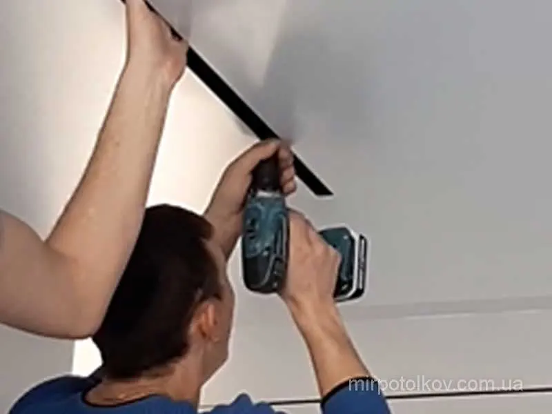 прикручуємо і підключаємо магнітний трек