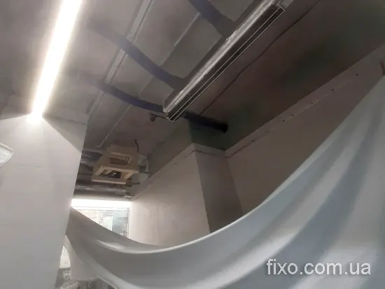 вентканал за натяжною стелею у ванній