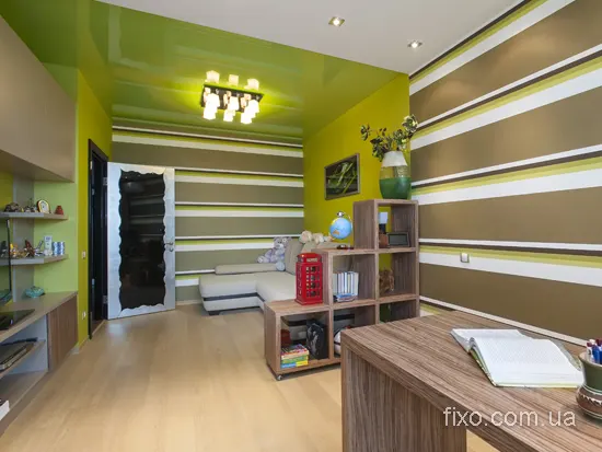 фотографія дзеркальної зеленої стелі