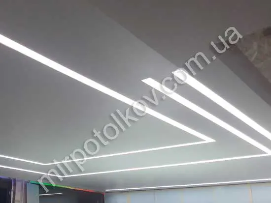 світлові лінії на натяжній стелі