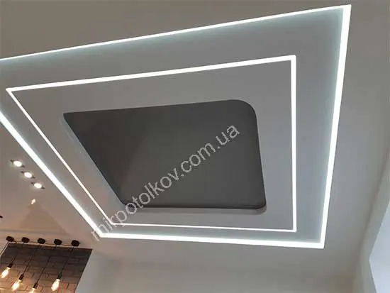 двойная парящая полоса на натяжном потолке