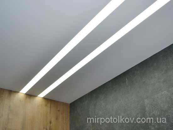 стильна і сучасна стеля для ванної