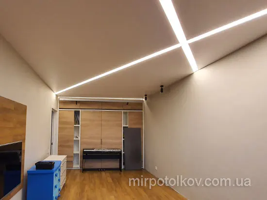 сучасна стеля для кімнати підлітка