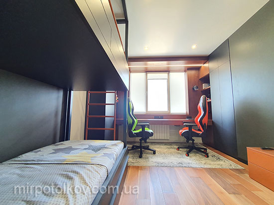 матовая фактура потолка в интерьере детской