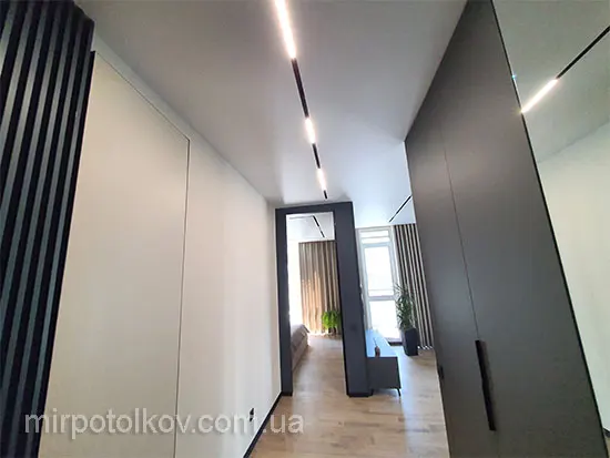 сучасний дизайн коридора