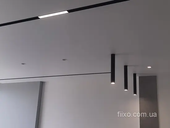 сучасна стеля з магнітним треком