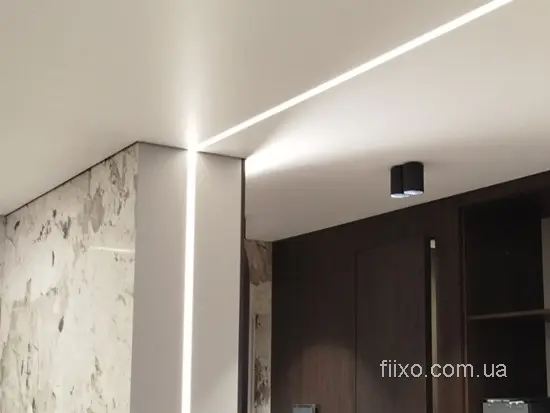 сучасне освітлення для коридору